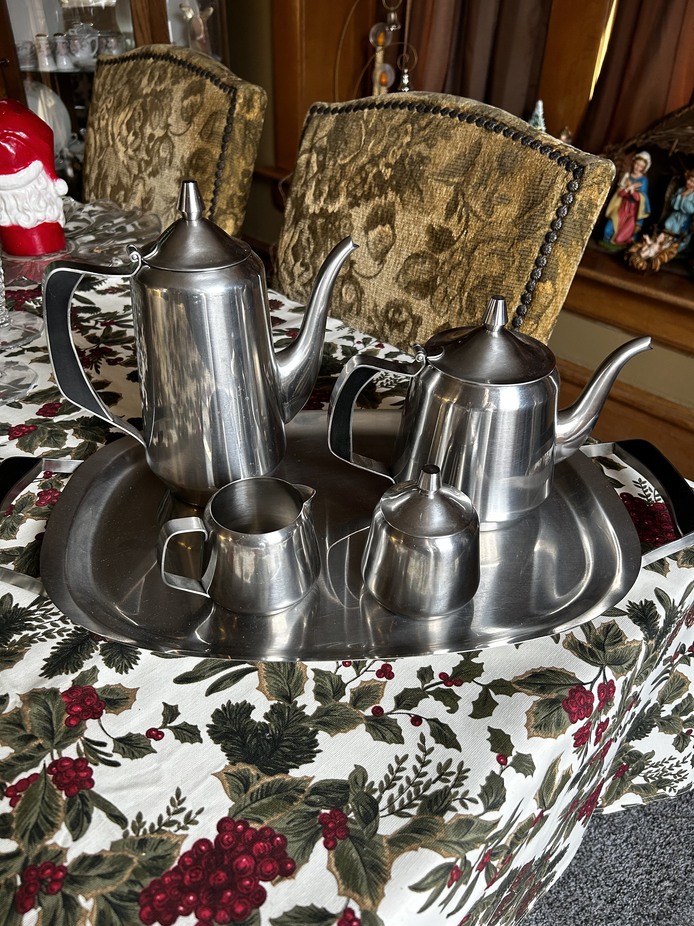 Vintage Mid Century Oneida Stainless Coffee and Tea Set ~ Matching