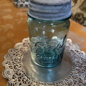 Rare Vintage Aqua Blue Ball Perfect Mason Glass Pint Canning Jar With Original Zinc Metal Lid ~ Made in USA