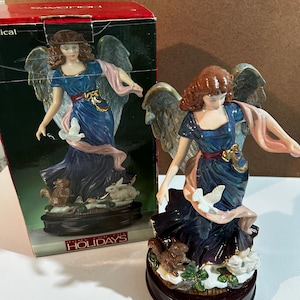 Hermosa caja de música vintage de ángel de porcelana de alta calidad pintada a mano ~ Macy&#39;s ~ Escucha el canto de los ángeles heraldos