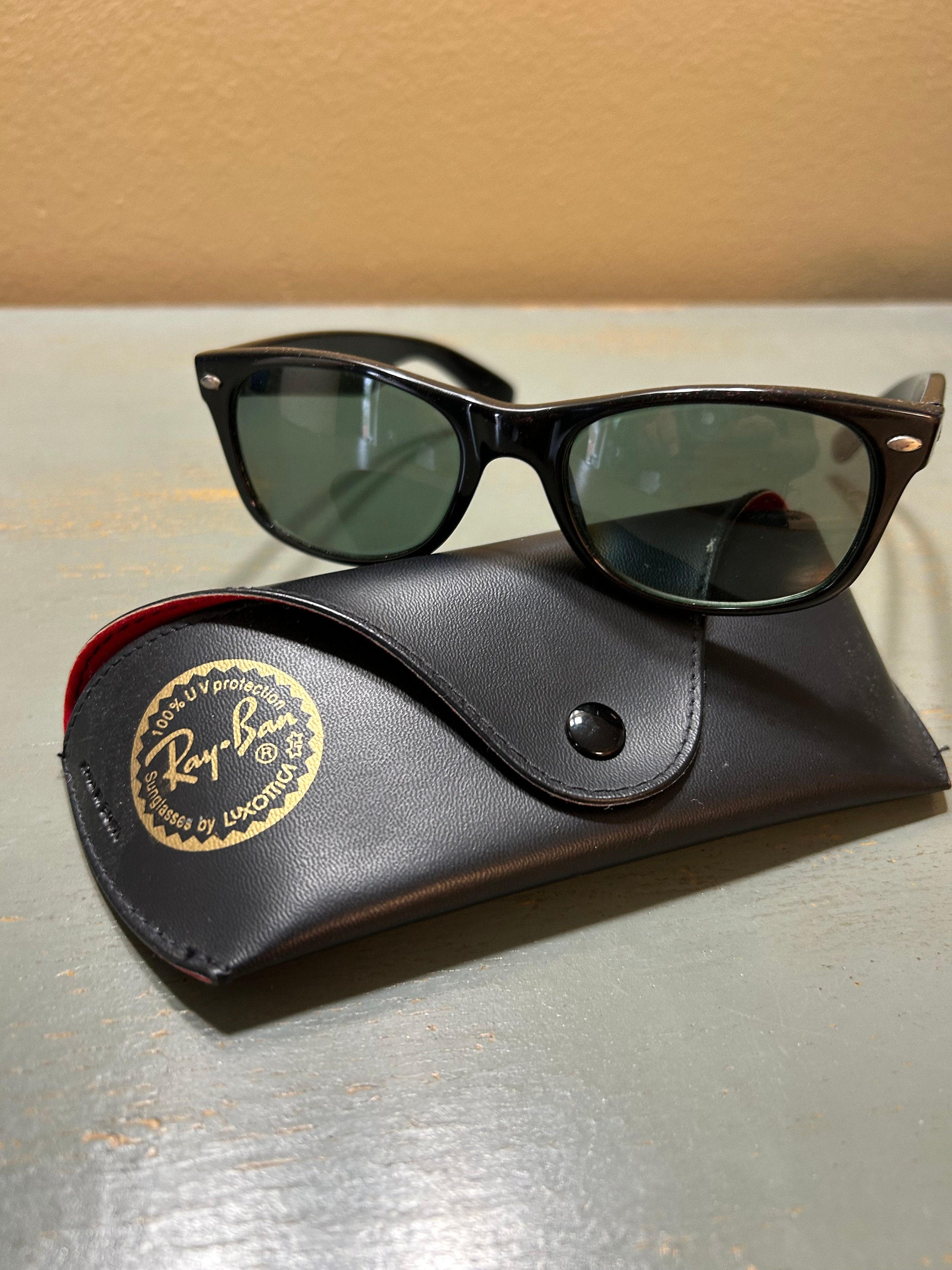 Classic Vintage Ray-ban Wayfarer Sunglasses & Case RB2132 - Etsy