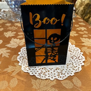 Lanterna de esqueleto de metal vintage / vela de Halloween ~ ótima cor e tamanho
