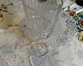 Calice da acqua Fostoria Clear Heritage con piedistallo, fuori produzione ~ Splendido cristallo ~ Elegante e intramontabile motivo in vetro