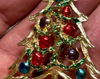 Nice Vintage Mid Century Christmas Tree Brooch / Pin ~ Gold Tone With Multi Colored Enameled Designer Style Accents