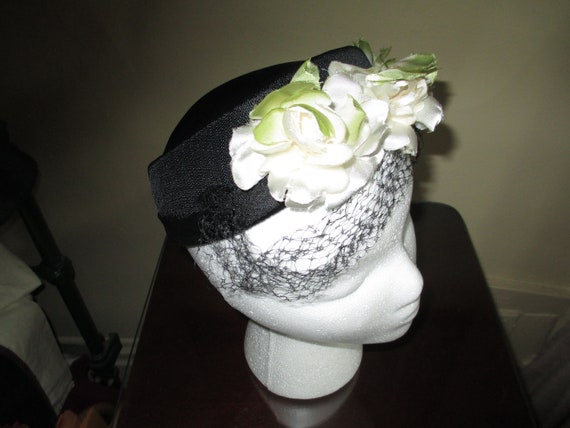 Stylish Vintage Pillbox Style Hat / Great Designe… - image 6