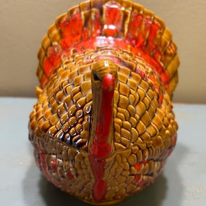 Lindo peru de cerâmica vintage pintado à mão ~ Prato para doces / coberto