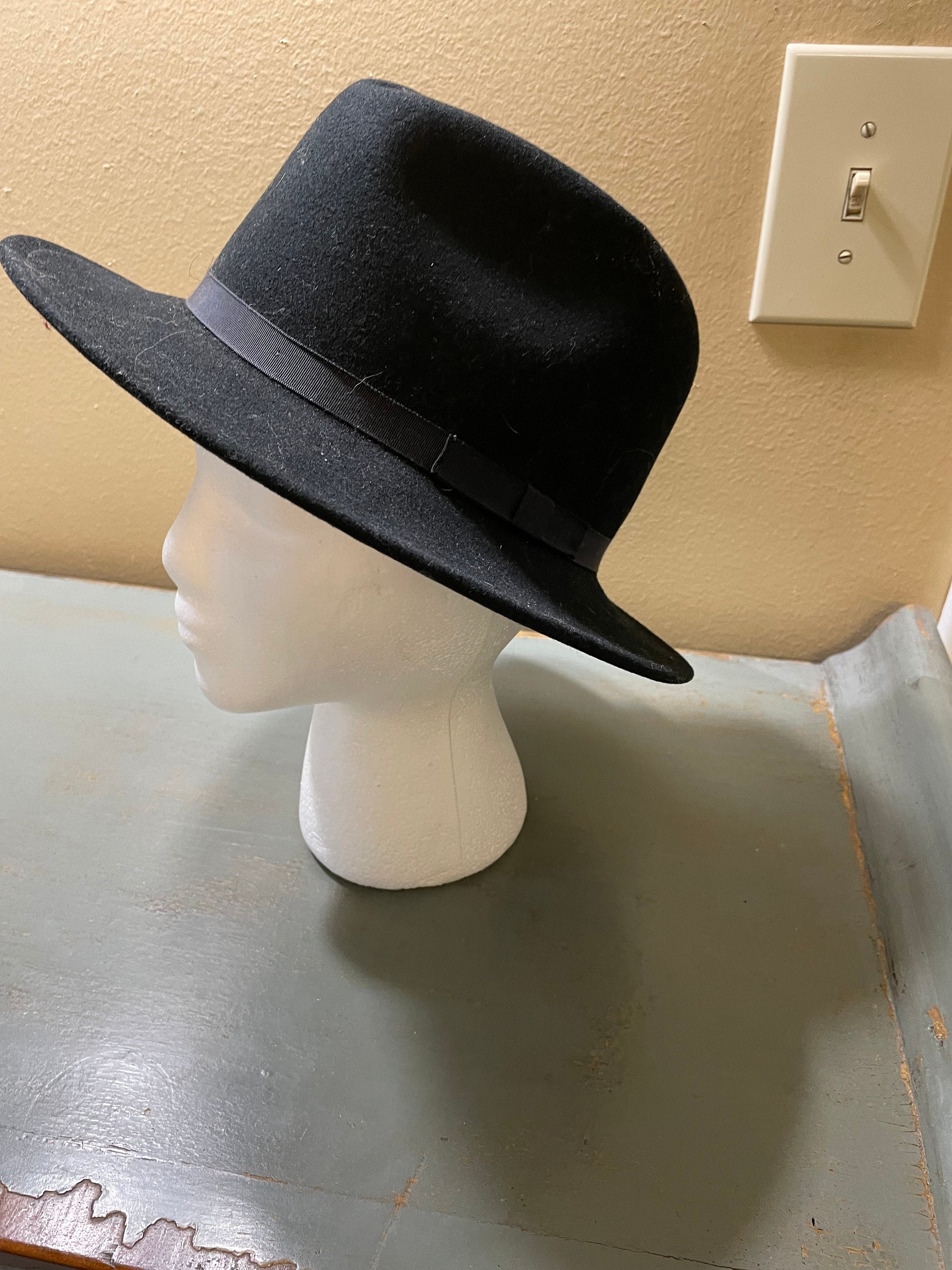 Nice Vintage Country Gentleman Winton 