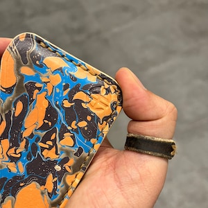 Porta-cartões de couro personalizado feito à mão e marmorizado, carteira fina, costurada à mão, carteira de bolso frontal, carteira minimalista, colorida, pintada