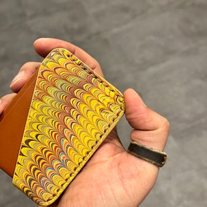 Tarjetero de piel jaspeada hecho a mano, personalizado, de primera calidad, cosido a mano, fino, de color y pintado.
