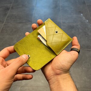 Cartera de cuero hecha a mano, tarjetero minimalista, cuero premium personalizado y cosido a mano, regalo para él, regalo para ella