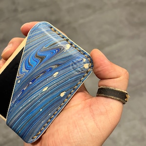 Tarjetero de piel jaspeada, personalizado, hecho a mano, billetera fina, cosida a mano, billetera con bolsillo frontal, billetera minimalista, pintada, coloreada