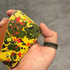 Tarjetero de cuero jaspeado hecho a mano, cuero premium personalizado cosido a mano, billetera minimalista