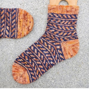 Fall is coming socks - Pattern Only -  Digital Pattern in English/Norwegian