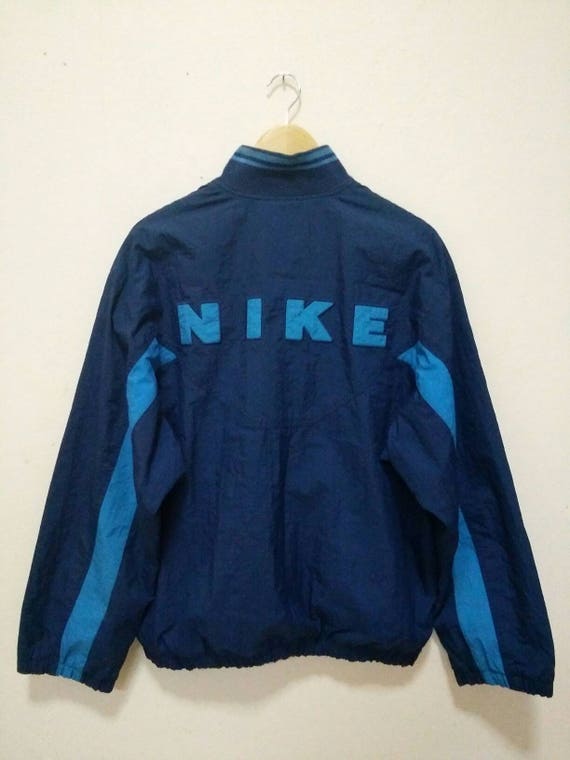 windbreaker sweater nike