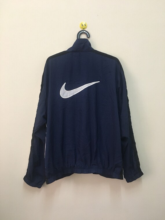 nike windbreaker zipper