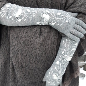 Knitted merino wool gloves with embroidery birds,soft and casual winter accessories,,lovely Christmas gift,embroidered gloves.