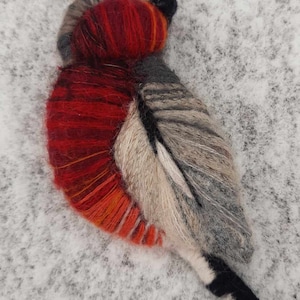 Hand embroidered bird brooch,bird pin with spring feeling,lovely Easter gift for her,textile boho brooch,eco friendly wool brooch.