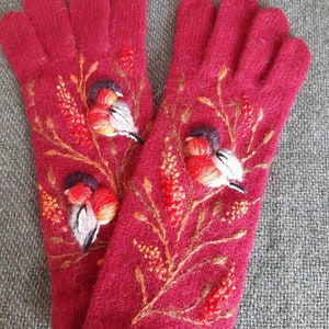 Knitted and felted winter gloves with embroidery bird and Scottish heather,winter accessories,soft and casual Christmas gift for her.