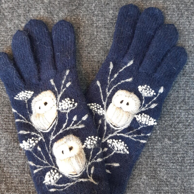 Secret Garden Black Embroidered Owl Gloves