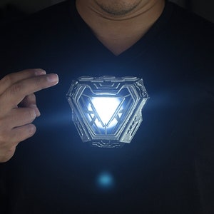 Arc Reactor mark 50 / Avenger end game / Infinity war / Tony | Etsy