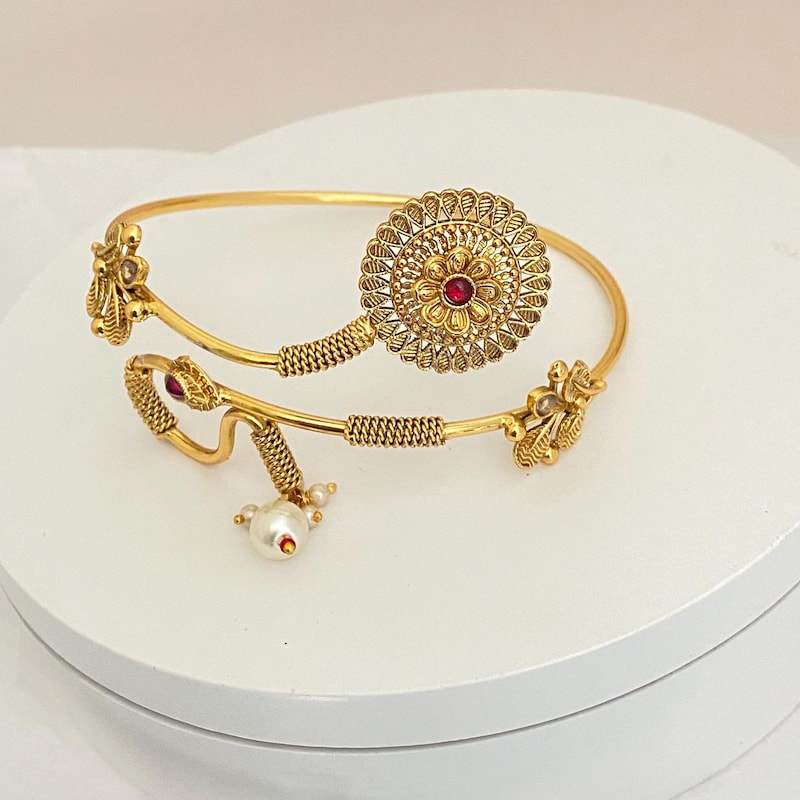 Armlet - Etsy