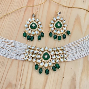 Kundan Choker Necklace,Green Carved Stone,Kundan Earrings,Bollywood Indian Party/Wedding/Engagement Jewelry,Punjabi Jewelry
