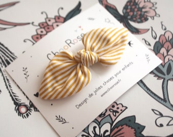 Baby / little girl fabric bow barrette