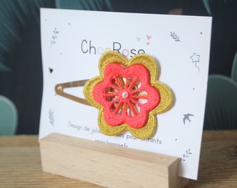 Barrette fleur brodée enfant