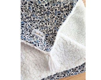 Customizable baby blanket - Suzanne blue baby fur blanket