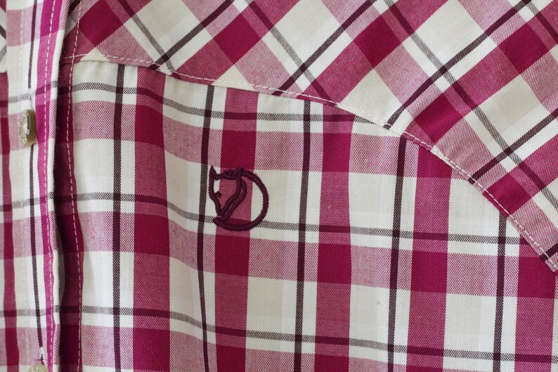 Vintage FJALL RAVEN plaid mens shirt Long sleeve shirt Size Medium Plaid Checkered shirt