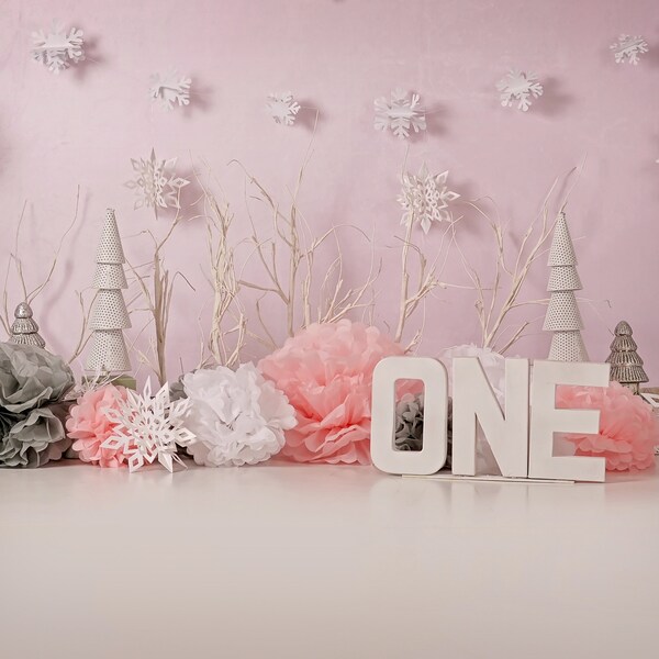 Snowy And Blue Ice Worldland Round Birthday Backdrop
