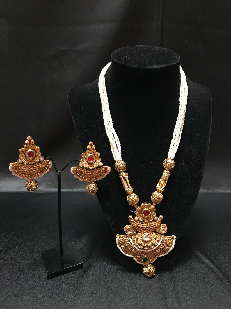 south asian jewelry Sex on friends bed