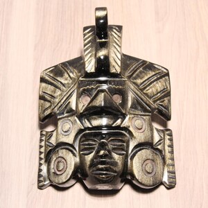 Krigarmask med gyllene obsidianörn – mexikansk handgjord skulptur