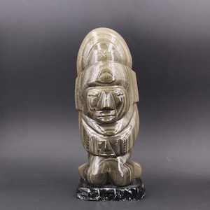 Superb warrior carved in golden obsidian