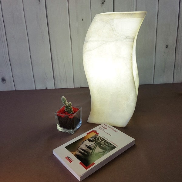 Lampe de bureau design en pierre naturelle