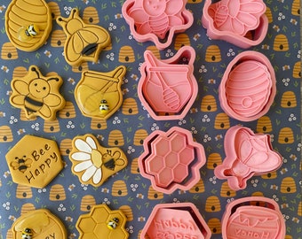 8 piece bee cookie cutter set A| cookie embossed bee set | bee cookie plastic molds | fake bake bee cookies