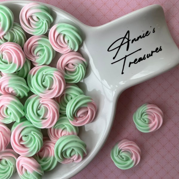 Fake light pink/green swirl rose icing | fake cake rosette | fake frosting | fake cake supplies