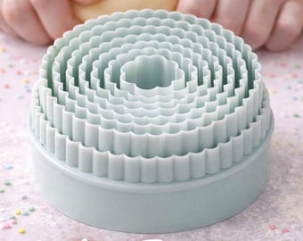 8 Piece Cookie Cutter Set|2-Sided Round Cookie Cutters|Scalloped & Smooth cookie cutters in one | Plastic Baking Cutters| fake bake supplies