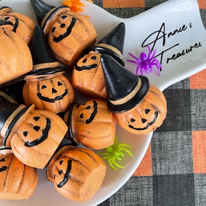 3d standing pumpkin cabochons | standing resin pumpkin