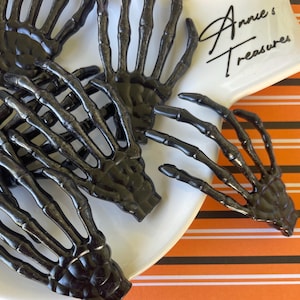 Skeleton black  hands| mini skeleton hand | Halloween cabochons