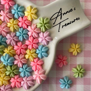 Small Flower icing Cabochon  | cabochons for crafting |fake bake supplies | Spring crafting | fake cake decorating supplies