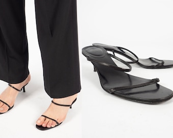 Iconic 1990s Vintage Gucci Black Ultra Minimalist Kitten Heel Sandals Size 6.5 36.5