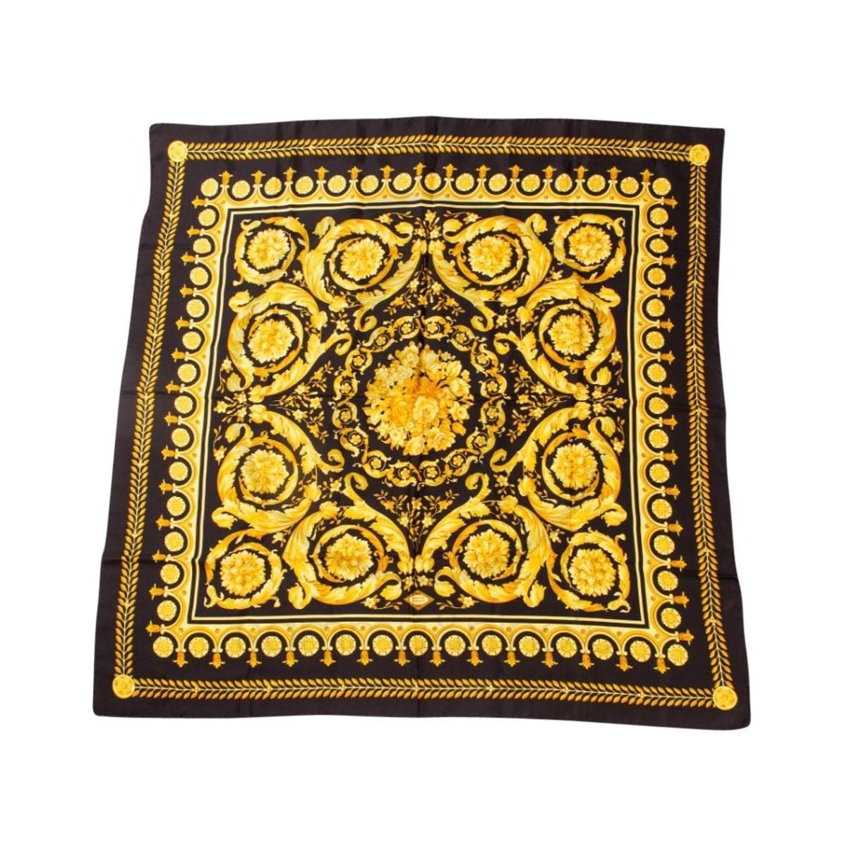 VERSACE｜SCARVES (SEASHELL BAROQUE LARGE SILK FOULARD (1 Underwater Barocco Large Silk Foulard 35.4