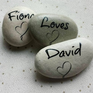gift Set of 3 Personalised Pebbles, personalised stones, greetings pebbles, any text, graphic, any message, keepsake pe. valentine giftbbles
