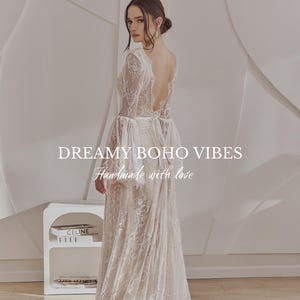 ヴィンテージレースのボヘミアンウェディングドレス、オープンバックのボヘミアンウェディングドレス、長袖のボヘミアンウェディングドレス、トレーン付きレースのウェディングドレス