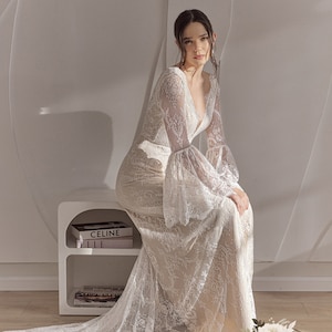 Boho Koronkowa Suknia Ślubna z Rękawami Dzwonkowymi, Eteryczna Koronkowa Suknia Ślubna, Elegancka Boho Suknia Ślubna, Romantyczna Suknia Ślubna z Długimi Rękawami