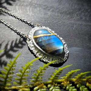 Labradorite Kintsugi Pendant - Handmade Necklace zdjęcie 3