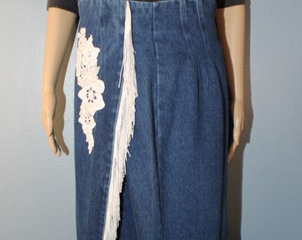 Vintage 1970er Apache Bestickter JeansRock aus Baumwolle mit ausgefransenen Kanten Medium Made in the USA