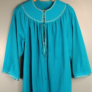 Vintage 1950s Evelyn Pearson Blue Night Gown Women's Large Made in the USA