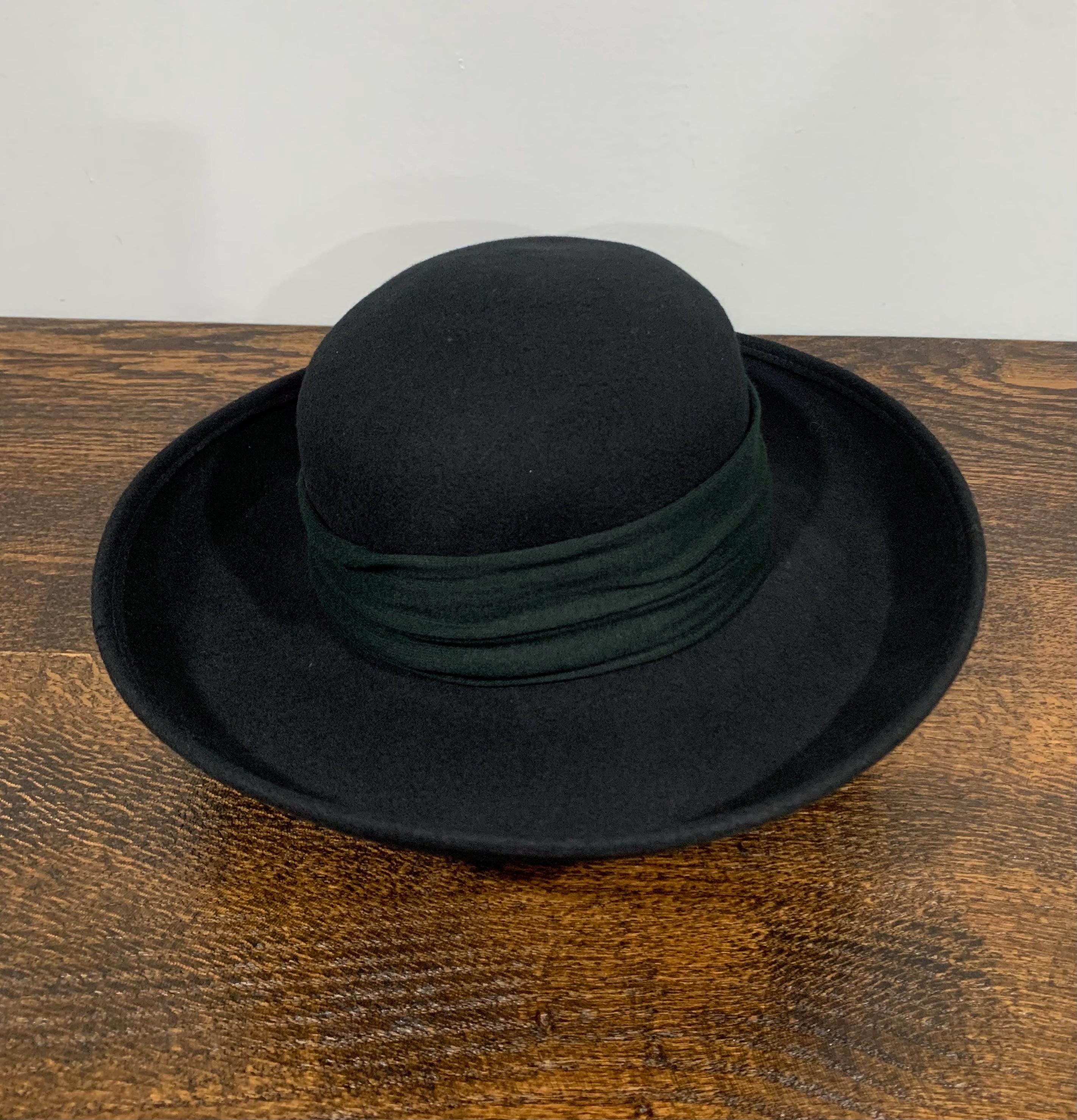 Tina Too Wool Black Felt vintage\'s
Hat with Satin Bow and Tina Too Wool Black Felt vintage main image 2