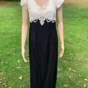 Vintage 1980s Jessica McClintock Bridal Black and White Lace Victorian Wedding Dress Women’s Size 12